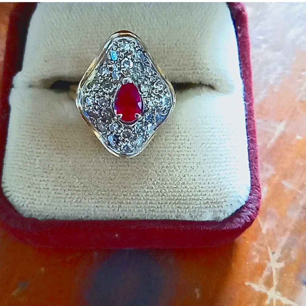 RUBY DIAMOND RING PEAR SHAPED FILIGREE VINTAGE AND TIMELESS SIZE 6-7 WOMEN